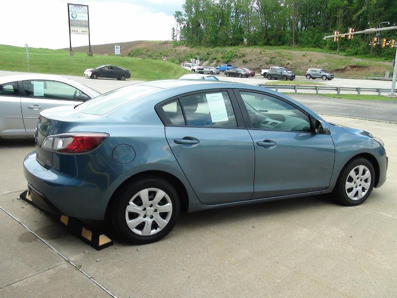 Mazda MAZDA3 i Sport 4-Door 2011