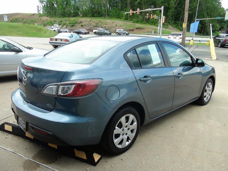 Mazda MAZDA3 i Sport 4-Door 2011