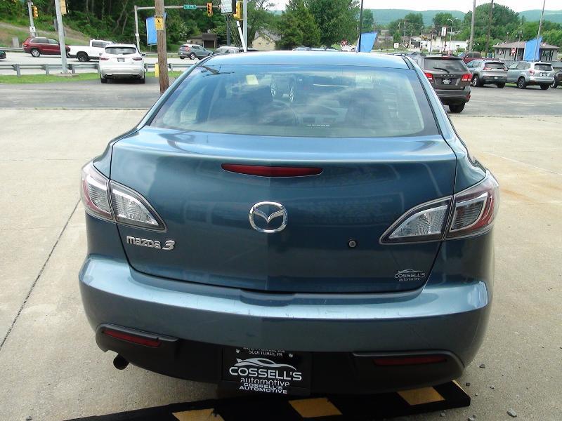 Mazda MAZDA3 i Sport 4-Door 2011