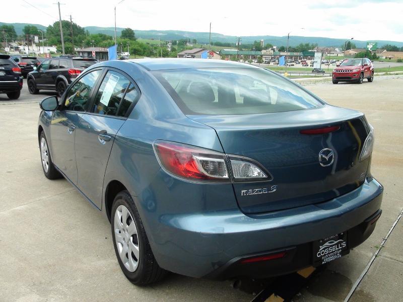 Mazda MAZDA3 i Sport 4-Door 2011