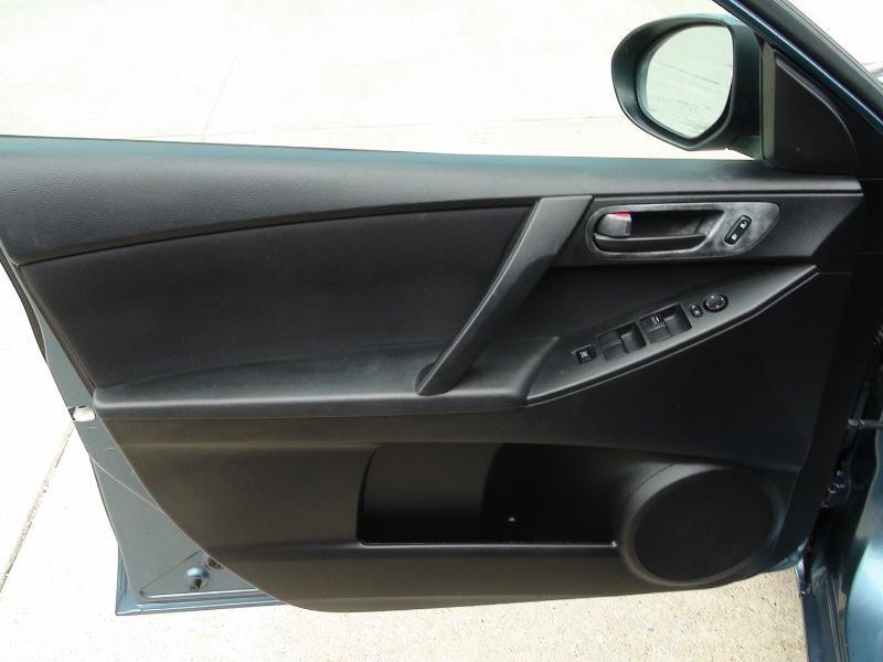Mazda MAZDA3 i Sport 4-Door 2011