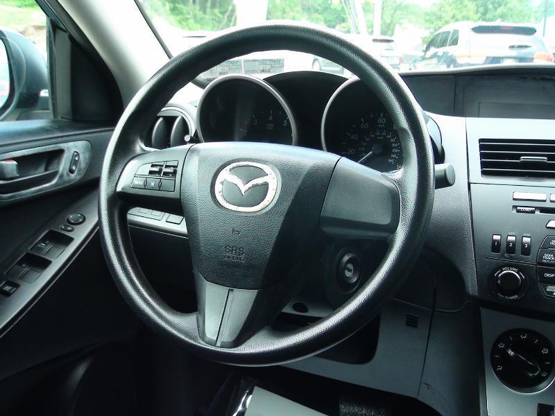 Mazda MAZDA3 i Sport 4-Door 2011