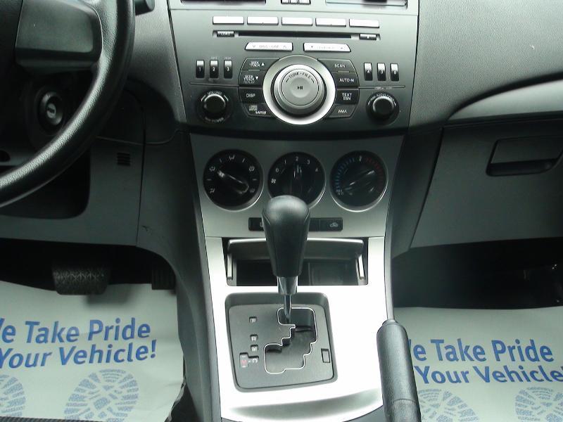 Mazda MAZDA3 i Sport 4-Door 2011