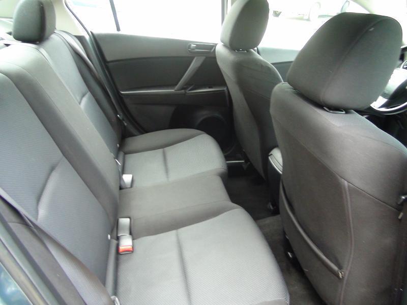 Mazda MAZDA3 i Sport 4-Door 2011
