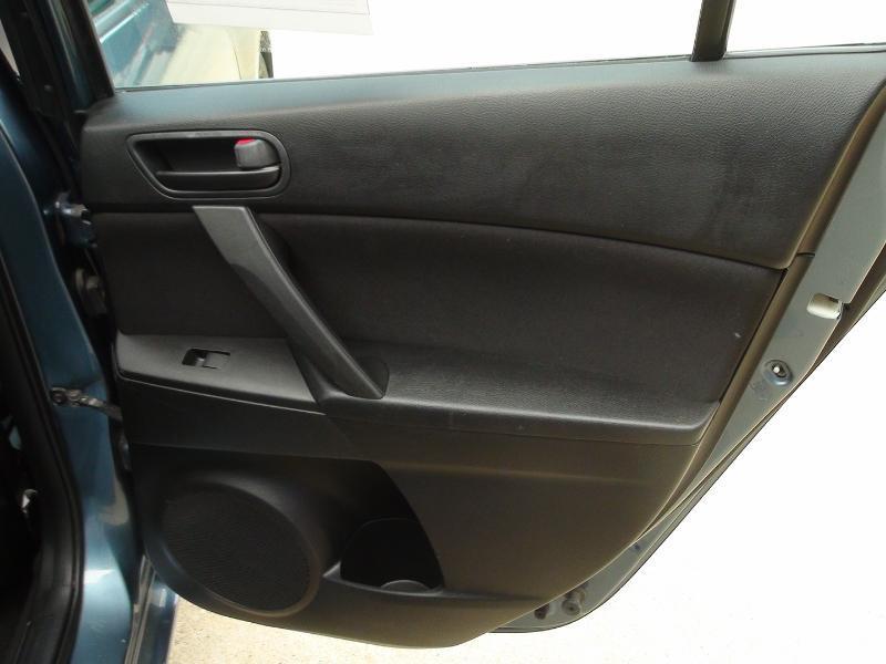 Mazda MAZDA3 i Sport 4-Door 2011