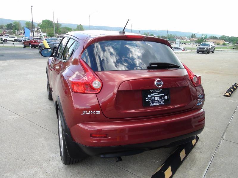 Nissan Juke S AWD 2012