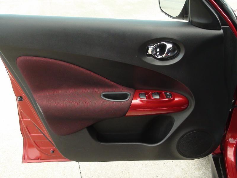 Nissan Juke S AWD 2012