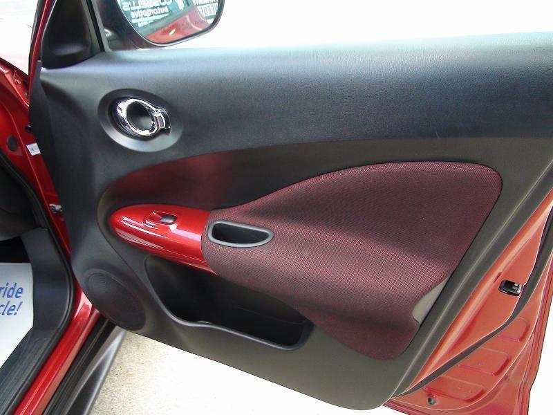 Nissan Juke S AWD 2012