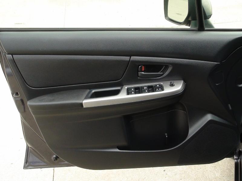 Subaru Impreza 2.0i PZEV CVT 5-Door 2015