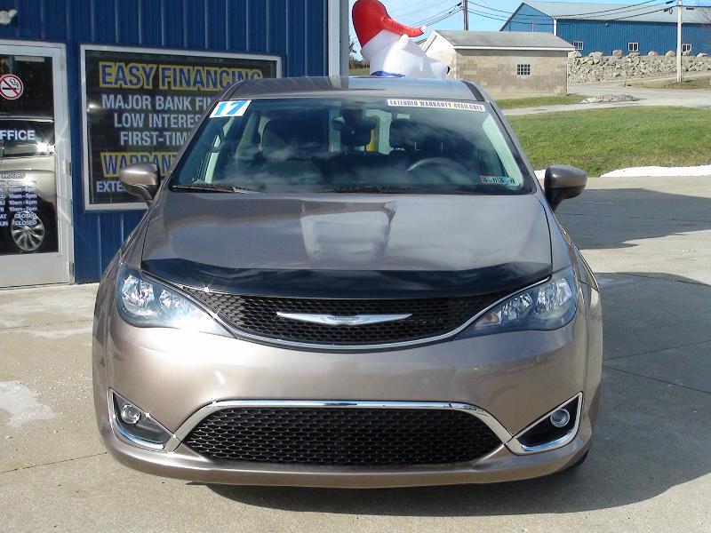 Chrysler Pacifica Touring 2017