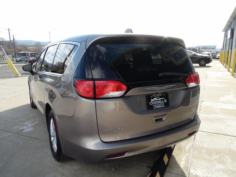 Chrysler Pacifica Touring 2017