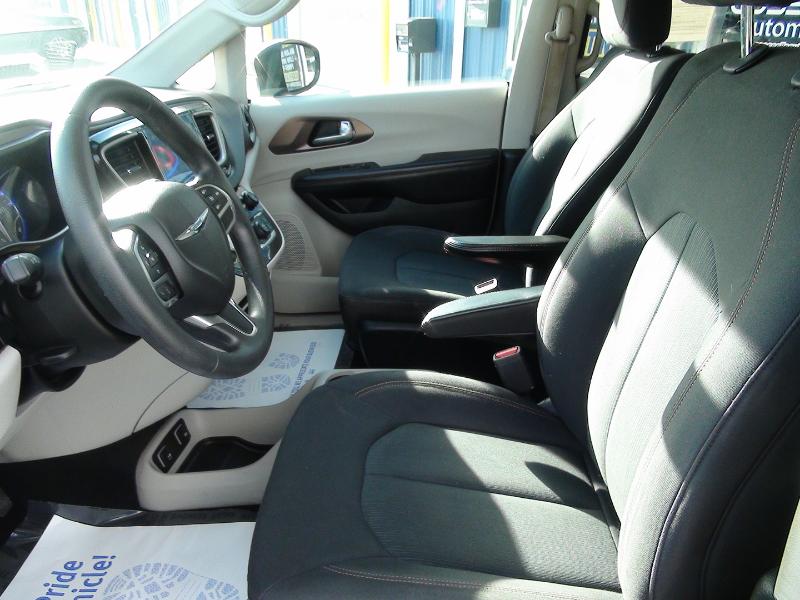 Chrysler Pacifica Touring 2017