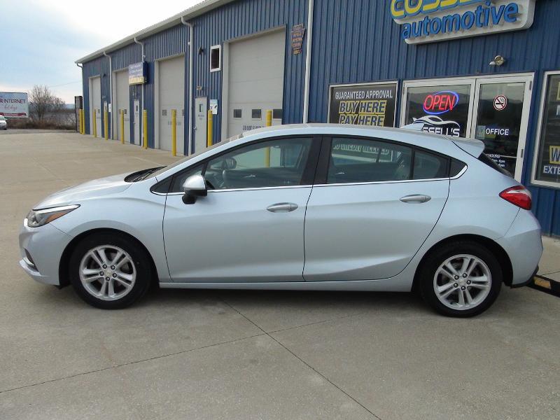 Chevrolet Cruze LT Auto Hatchback 2017