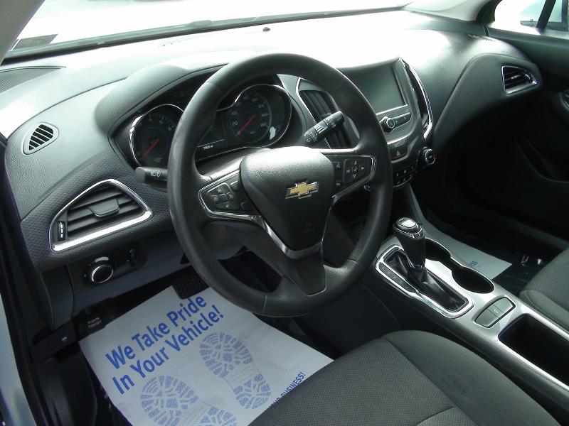 Chevrolet Cruze LT Auto Hatchback 2017