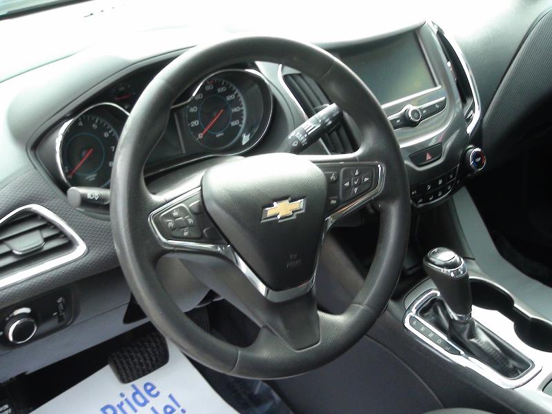 Chevrolet Cruze LT Auto Hatchback 2017