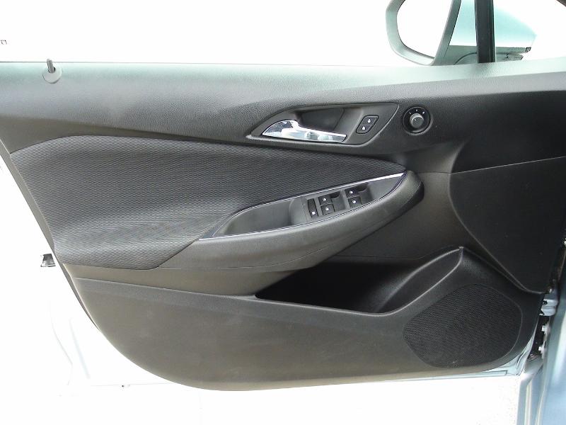 Chevrolet Cruze LT Auto Hatchback 2017