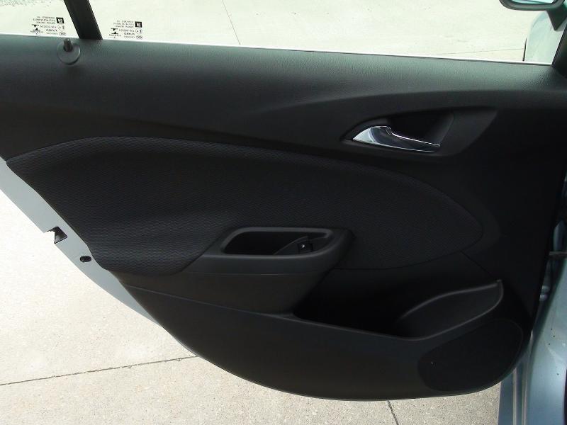 Chevrolet Cruze LT Auto Hatchback 2017