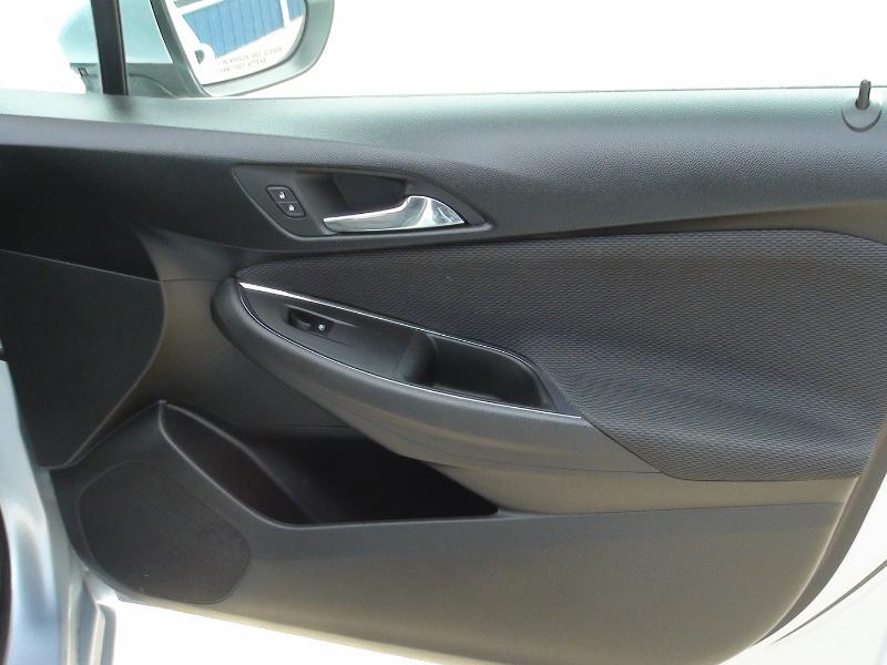 Chevrolet Cruze LT Auto Hatchback 2017