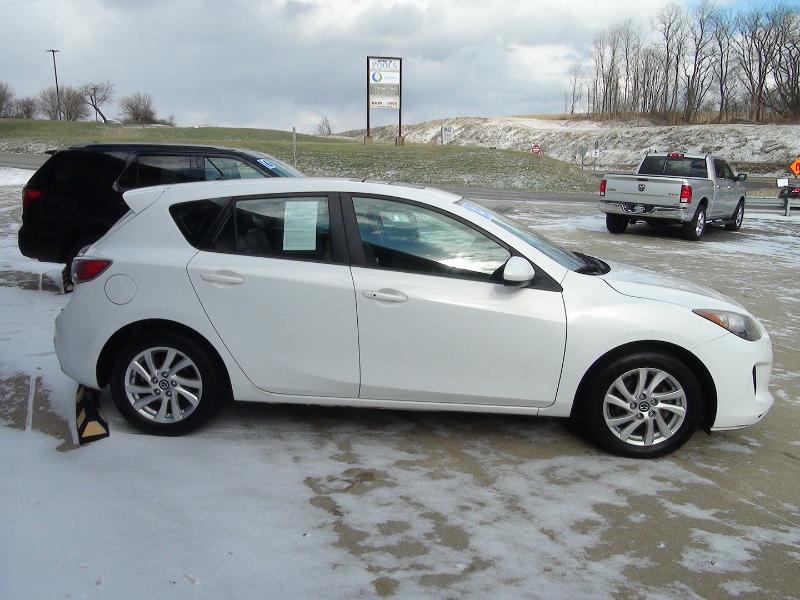 Mazda MAZDA3 i Grand Touring MT 5-Door 2013