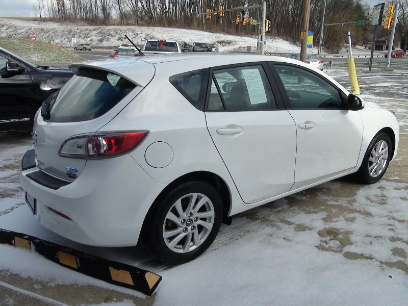 Mazda MAZDA3 i Grand Touring MT 5-Door 2013
