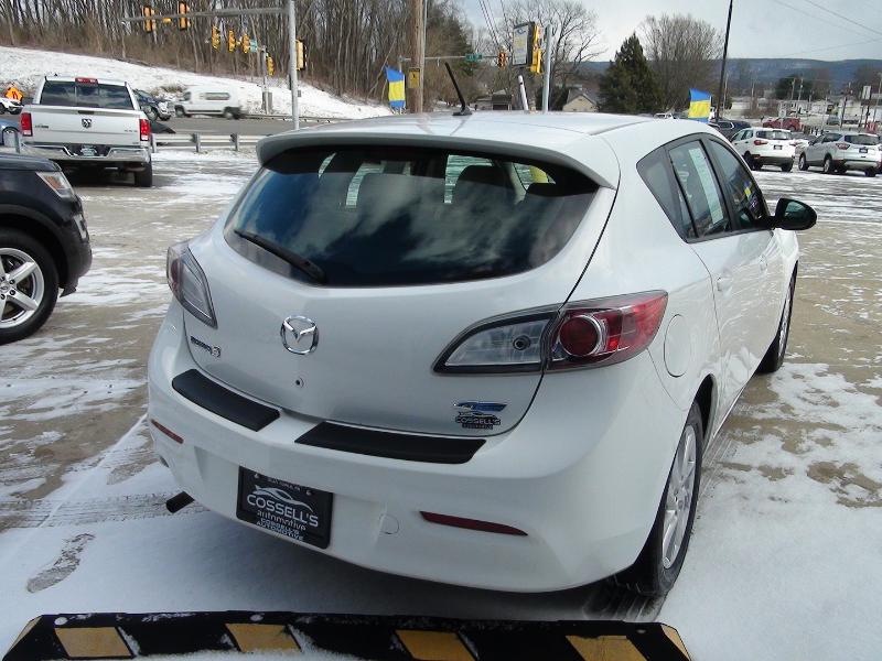 Mazda MAZDA3 i Grand Touring MT 5-Door 2013