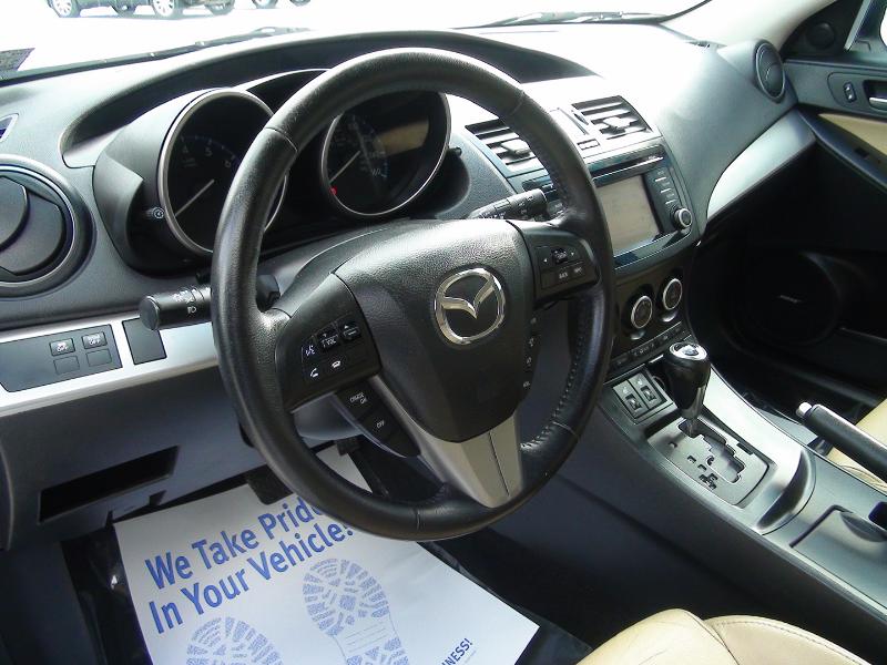 Mazda MAZDA3 i Grand Touring MT 5-Door 2013