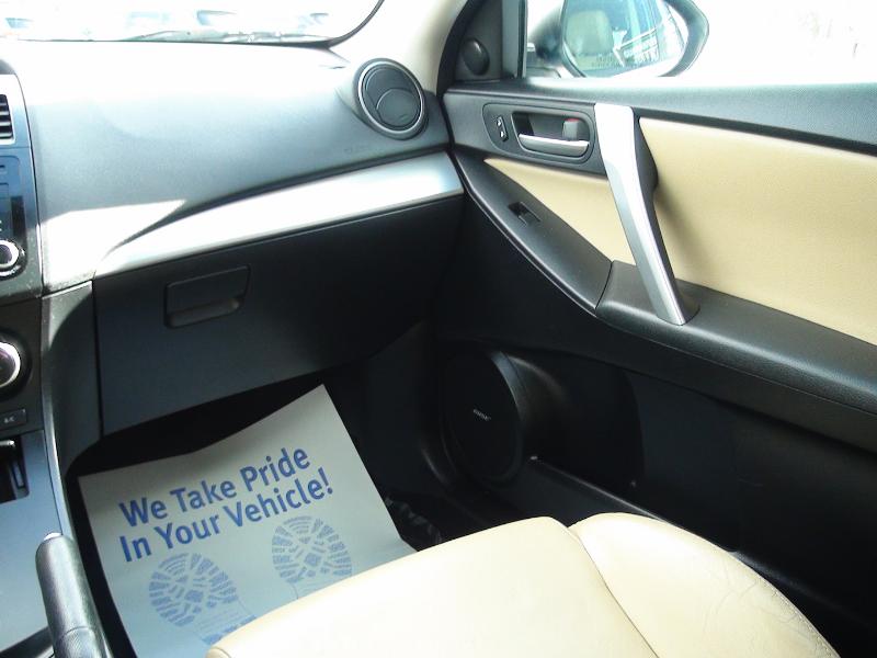 Mazda MAZDA3 i Grand Touring MT 5-Door 2013