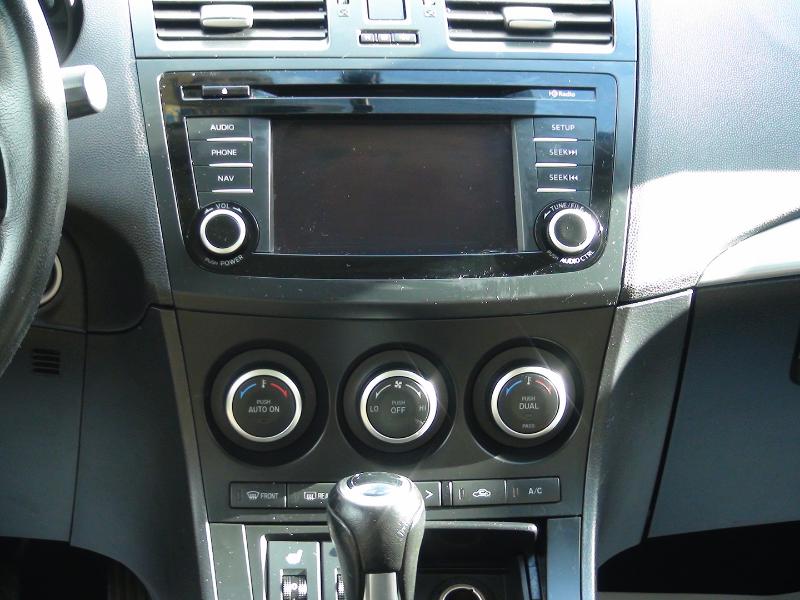 Mazda MAZDA3 i Grand Touring MT 5-Door 2013