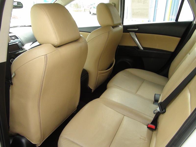 Mazda MAZDA3 i Grand Touring MT 5-Door 2013