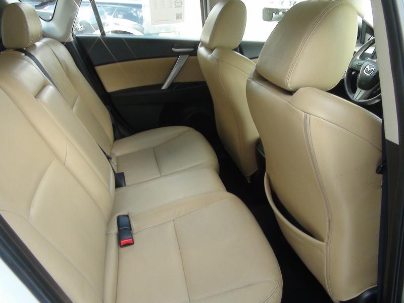 Mazda MAZDA3 i Grand Touring MT 5-Door 2013