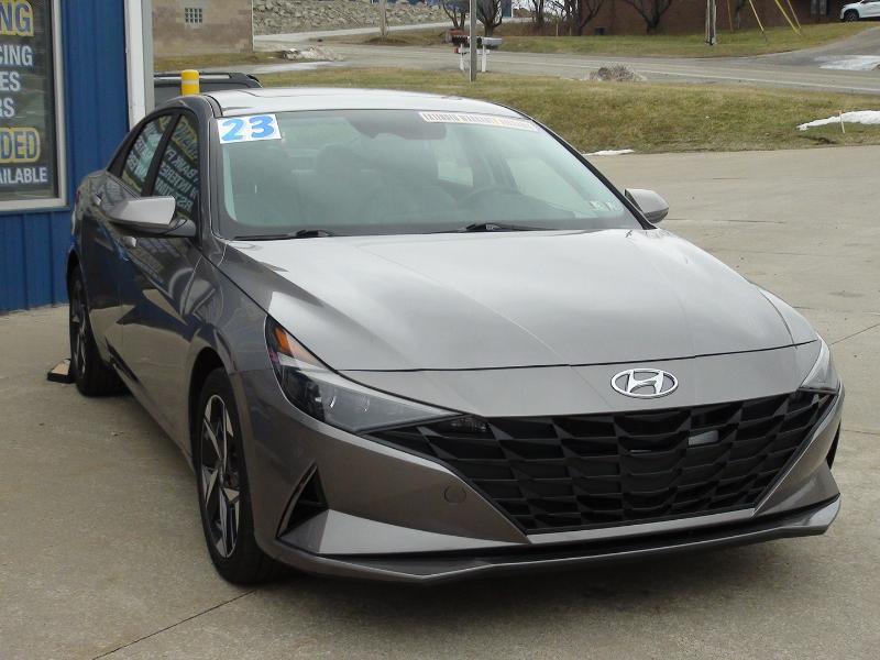 Hyundai Elantra Limited Hybrid 2023