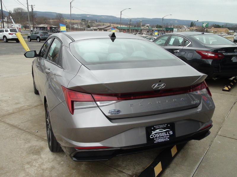 Hyundai Elantra Limited Hybrid 2023