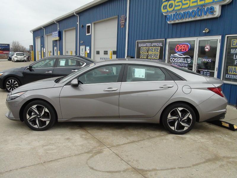 Hyundai Elantra Limited Hybrid 2023