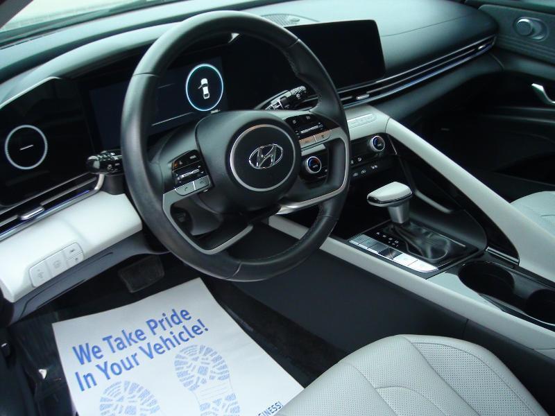 Hyundai Elantra Limited Hybrid 2023