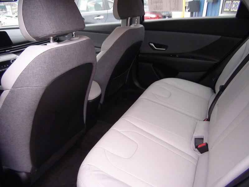 Hyundai Elantra Limited Hybrid 2023