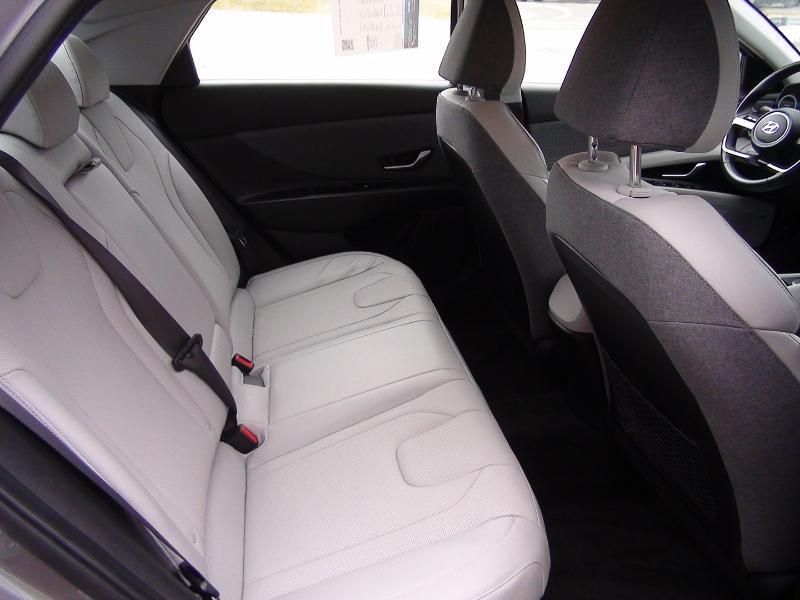 Hyundai Elantra Limited Hybrid 2023