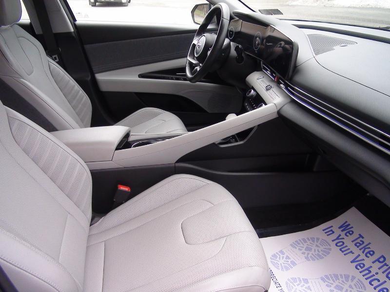 Hyundai Elantra Limited Hybrid 2023