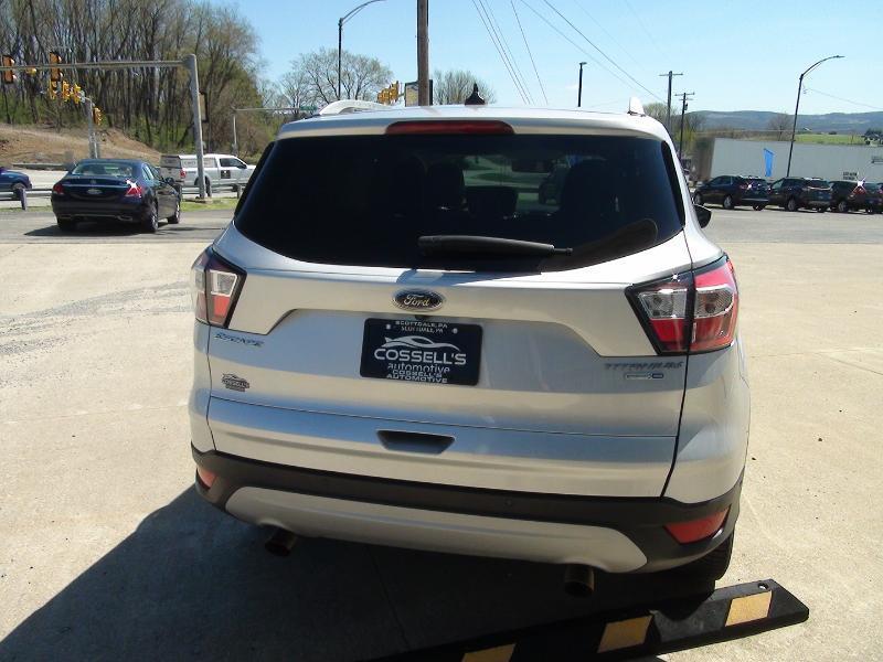 Ford Escape Titanium 4WD 2018