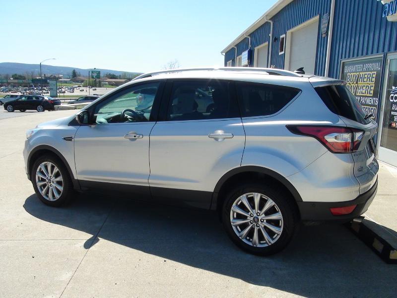 Ford Escape Titanium 4WD 2018