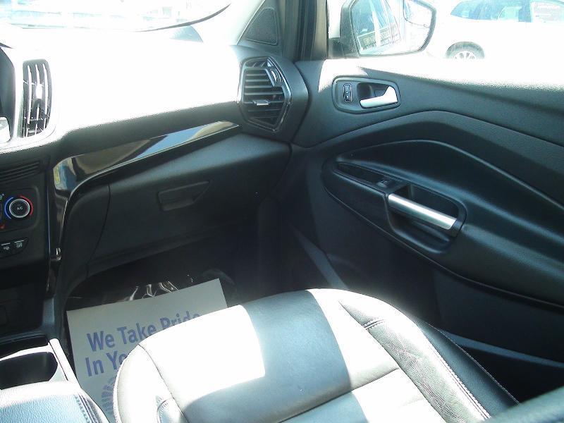 Ford Escape Titanium 4WD 2018