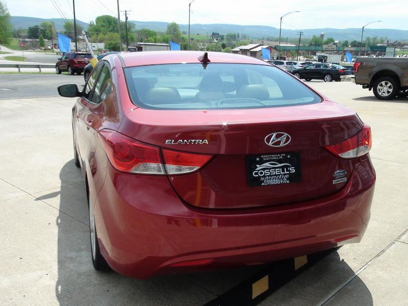 Hyundai Elantra Limited 2012