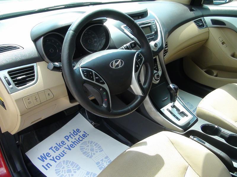 Hyundai Elantra Limited 2012