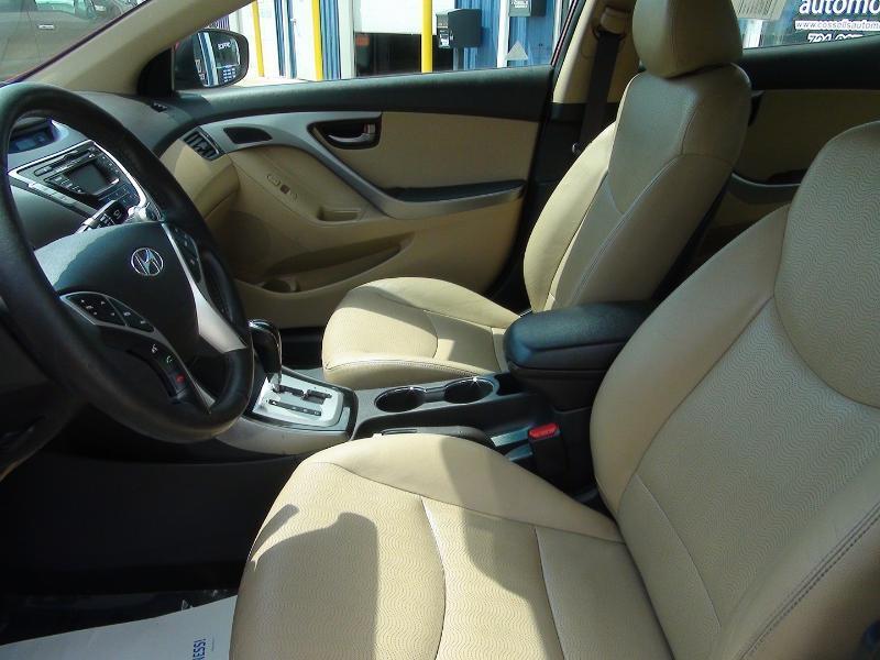 Hyundai Elantra Limited 2012