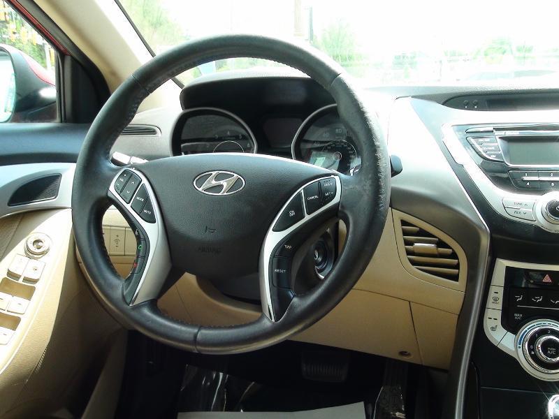 Hyundai Elantra Limited 2012