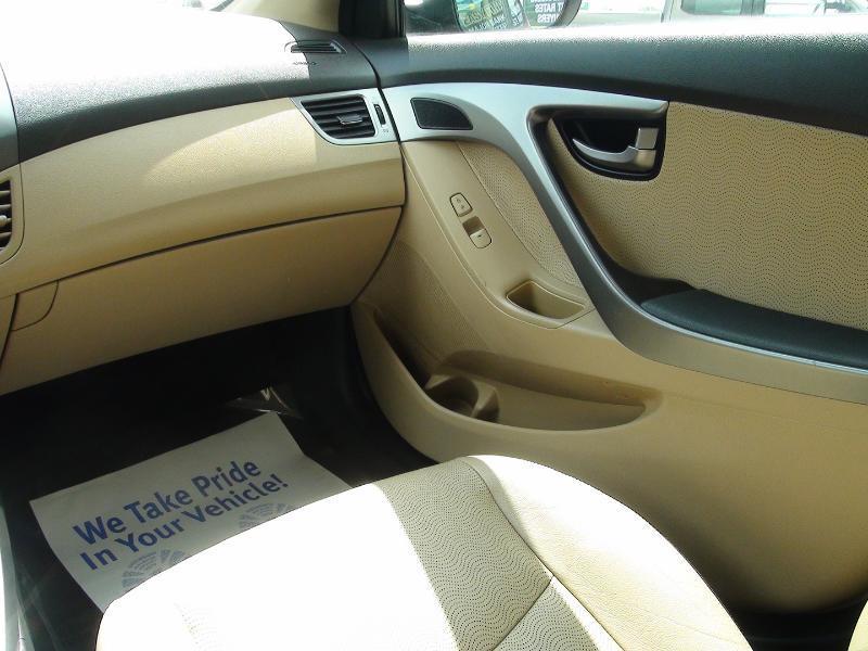 Hyundai Elantra Limited 2012