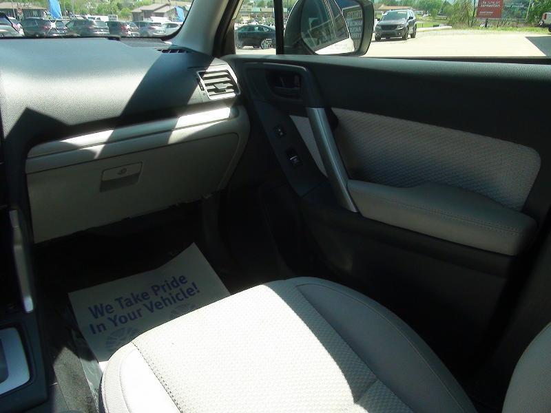 Subaru Forester 2.5i Premium PZEV CVT 2017