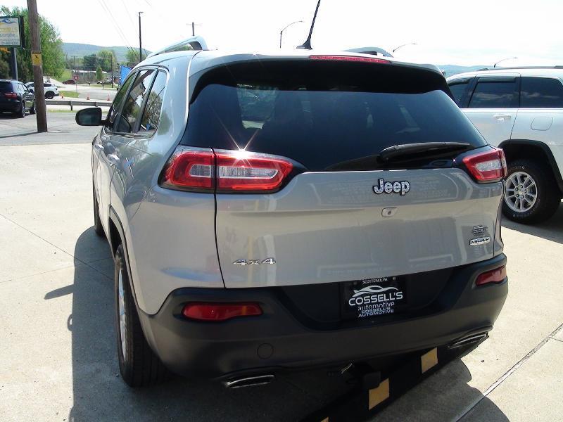 Jeep Cherokee Latitude 4WD 2015