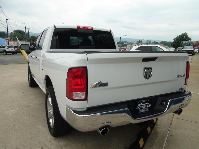 RAM 1500 SLT Crew Cab SWB 4WD 2017