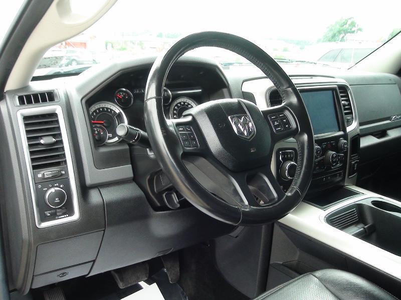 RAM 1500 SLT Crew Cab SWB 4WD 2017