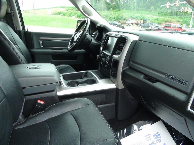 RAM 1500 SLT Crew Cab SWB 4WD 2017